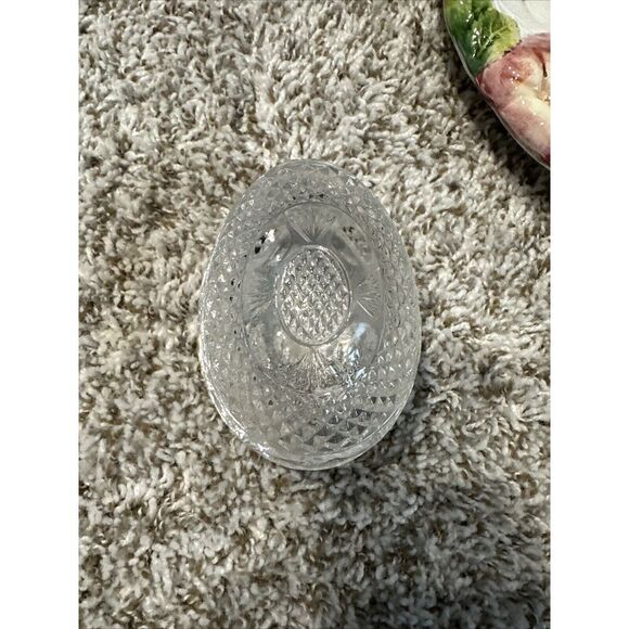 AVON glass keepsake/trinket lidded decorative egg‎ - Picture 1 of 4